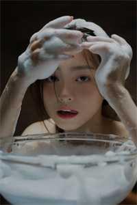 女主角叫叶尘的