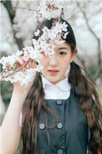 女娲李忆如